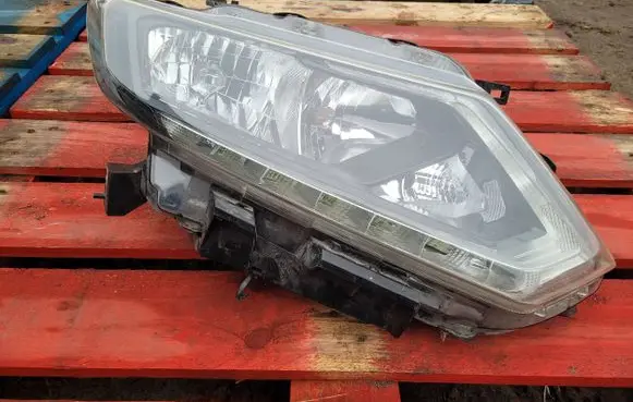 Nissan X-Trail T32 Headlight/headlamp 0S340 APAN0S340