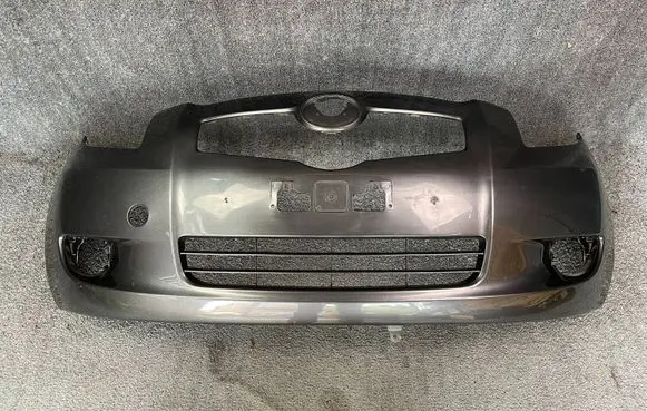 Toyota Yaris Front bumper Z1048