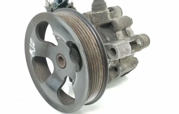 Toyota RAV 4 (XA20) Power steering pump 32100