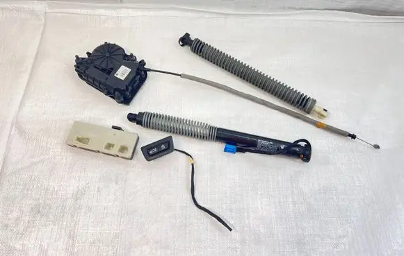BMW 5 F10 F11 Tailgate hydraulic set 7357110 7481045 735709707