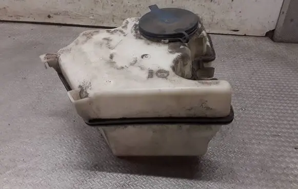 Mercedes-Benz B W245 Windshield washer fluid reservoir/tank 1698690220 169869020