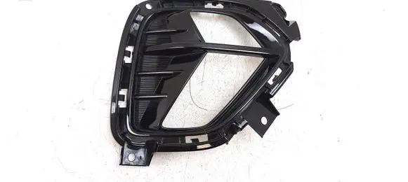 Quarter panel pressure vent