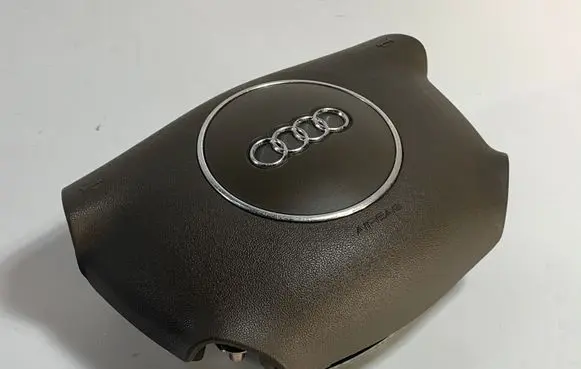 Audi A4 S4 B5 8D Steering wheel airbag 8E0880201