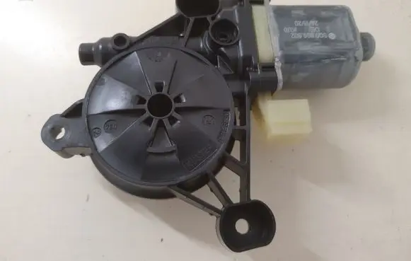 Audi Q2 - Rear door window regulator motor 5Q0959802