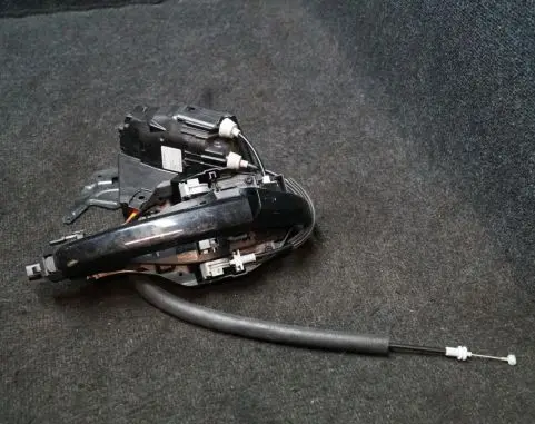 Jaguar XE Front door lock