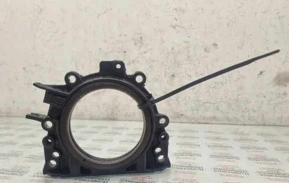Volkswagen PASSAT B6 Other engine bay part 045103173