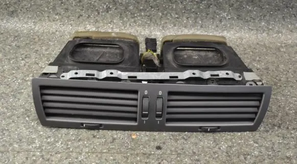 BMW 7 E65 E66 Dash center air vent grill 6911203 8223599 6911204