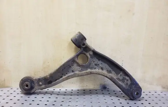 Nissan NV400 Front lower control arm/wishbone