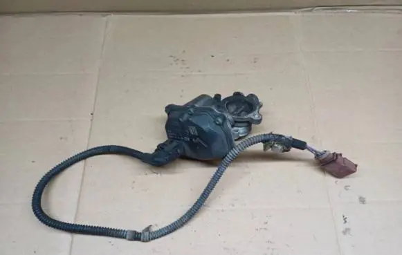 Skoda Superb B6 (3T) EGR valve 04L131501C 01979 181213211