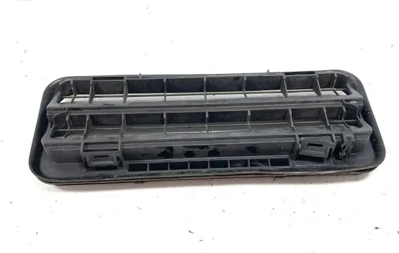 Opel Ampera Quarter panel pressure vent 13502347