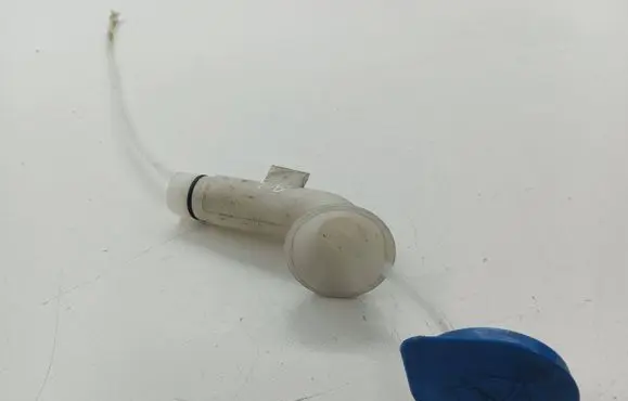 Honda CR-V Window washer liquid tank fill tube 