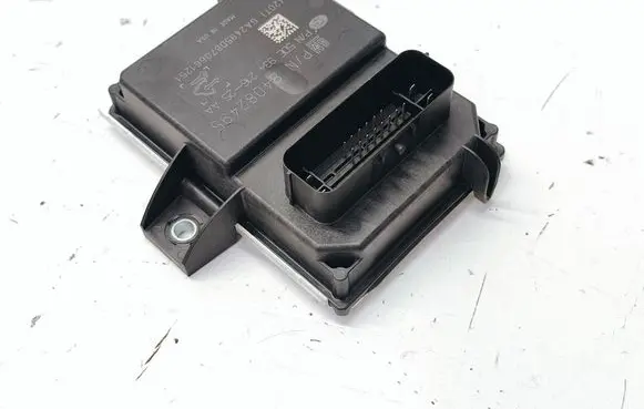 Buick Encore I Fuel injection pump control unit/module 84082495