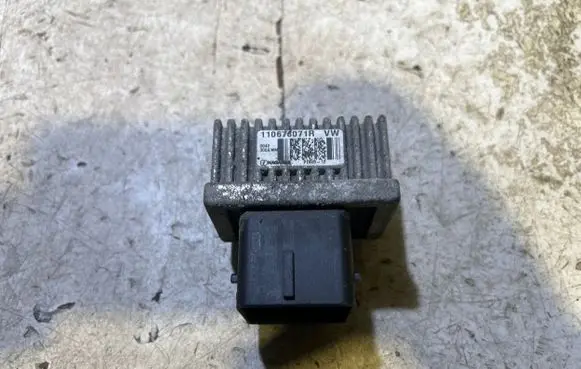 Nissan X-Trail T31 Glow plug pre-heat relay 110678071R PDR812 0062