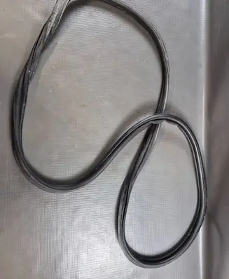 Peugeot 208 II Trunk rubber seal (body)