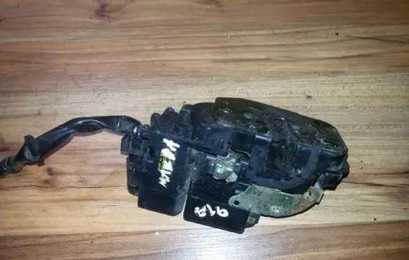 Mazda 626 Front door lock