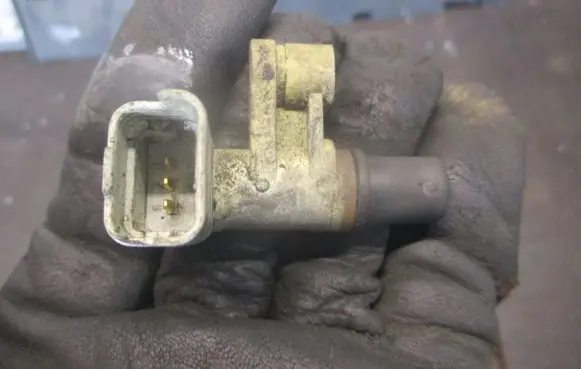 Peugeot 407 Camshaft speed sensor 