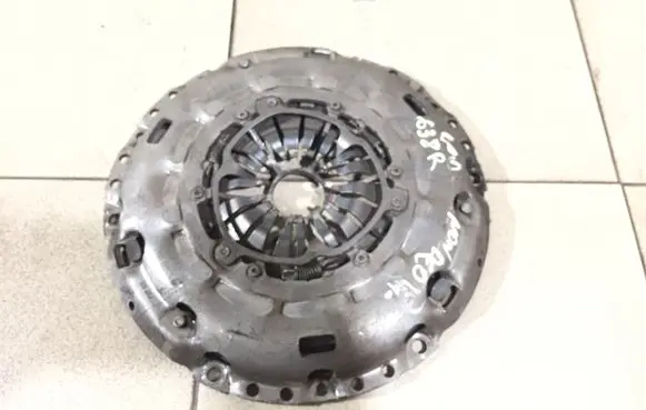 Ford Mondeo Mk III Pressure plate 3000951