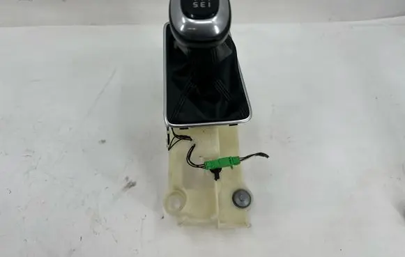 Volvo V40 Gear shifter/selector 