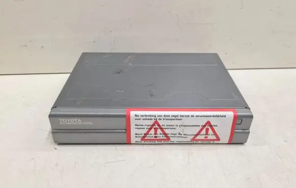 Toyota Avensis T250 Navigation unit CD/DVD player 0866200870 020814 AAAB090782