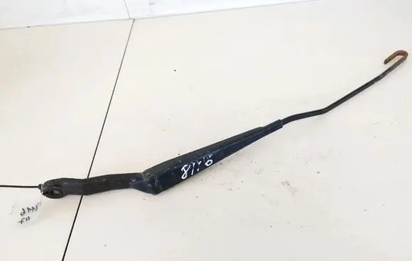 Peugeot 206 Front wiper blade arm