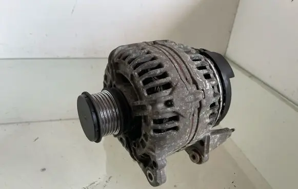 Volkswagen Golf Plus Generator/alternator 06F903023F 0124525091