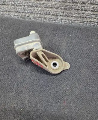 BMW 5 G30 G31 G38 Muffler mount bracket/holder 8582062 8631988