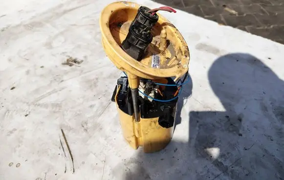 BMW 1 E81 E87 In-tank fuel pump 7190943