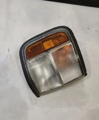 Isuzu Trooper Front indicator light