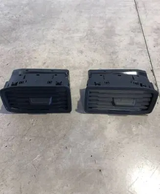 Volkswagen Caddy Dashboard side air vent grill/cover trim 2K5819701 2K5819702