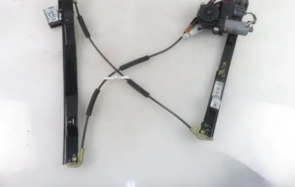 Ford Mondeo Mk III Front door window regulator with motor 