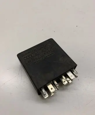 Audi A6 S6 C5 4B Light relay 4B0919471A 5KG00656805 393