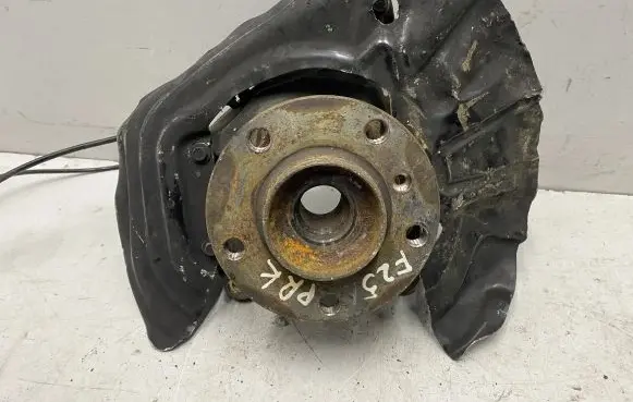 BMW X3 F25 Front wheel hub 6855954