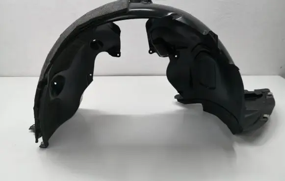Front wheel arch liner splash guards