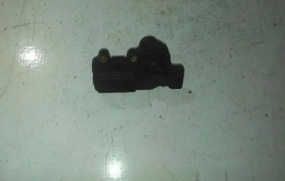 Volkswagen PASSAT B4 Idle control valve (regulator) 210665833f
