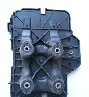 Volkswagen Golf IV Battery tray 1J0915333A