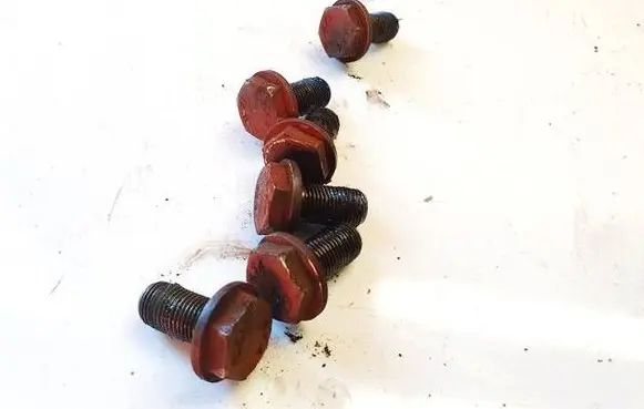 Volkswagen Golf VI Nuts/bolts 