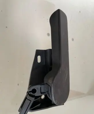 Volkswagen Golf V Engine bonnet (hood) release handle 1K1823633