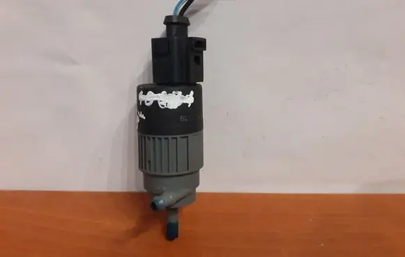 Jaguar XF X250 Windscreen/windshield washer pump 11695 6M2113K082AB