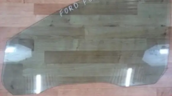 Ford Focus Sliding door window/glass 3241051