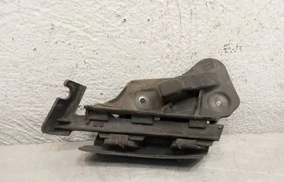 Volkswagen Golf Plus Front bumper mounting bracket 5M0807183