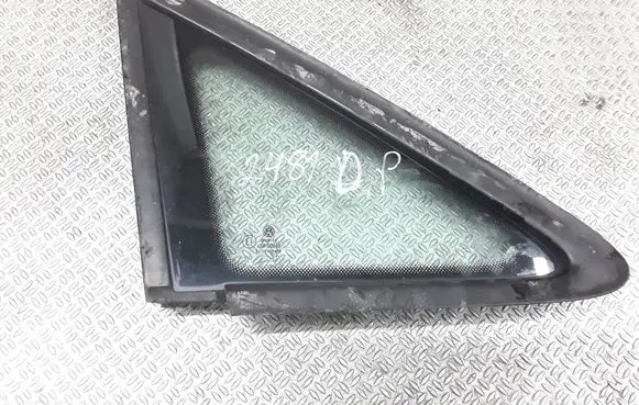 Volkswagen Touran I Front door vent window glass four-door 