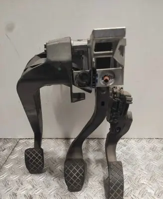 Audi A4 S4 B6 8E 8H Pedal assembly 8E1721117A