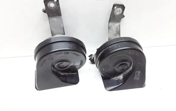 Volvo V70 Horn signal 08635071 08635072