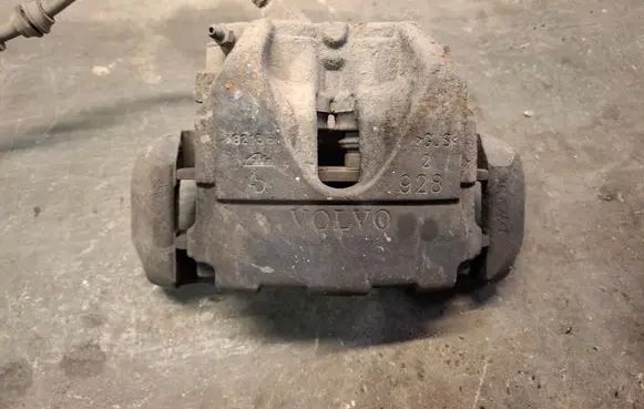 Volvo XC60 Front brake caliper 