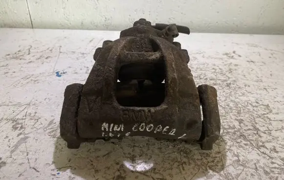 Mini One - Cooper R50 - 53 Front brake caliper