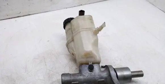 Master brake cylinder