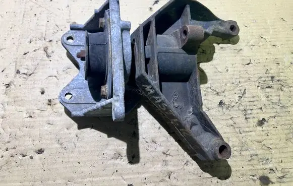 Renault Master II Gearbox mounting bracket 8200712192 8200417320