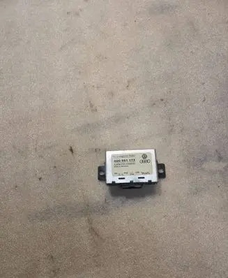 Audi A8 S8 D2 4D Alarm control unit/module 4D0951173