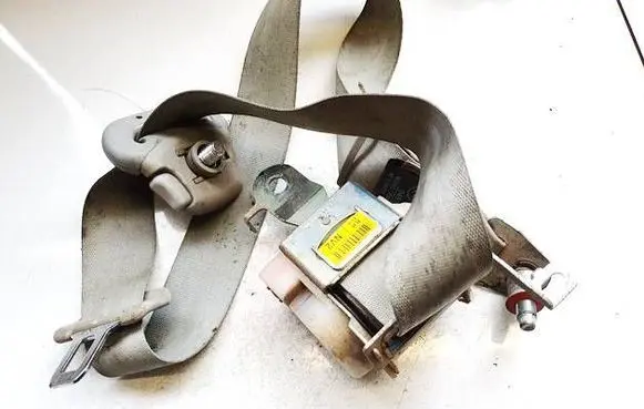 Middle seatbelt (rear)