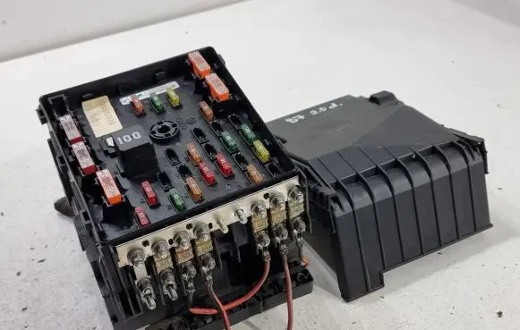Volkswagen PASSAT B7 Fuse box set 3C0937125